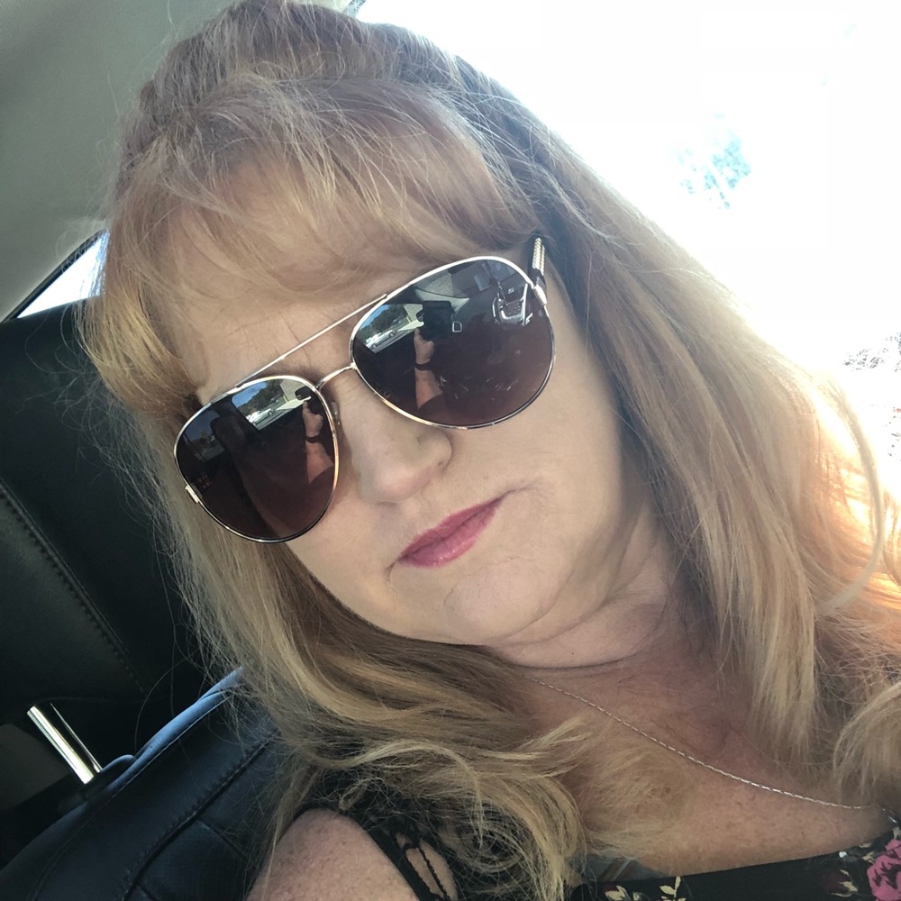 Meet your Posher, Andrea